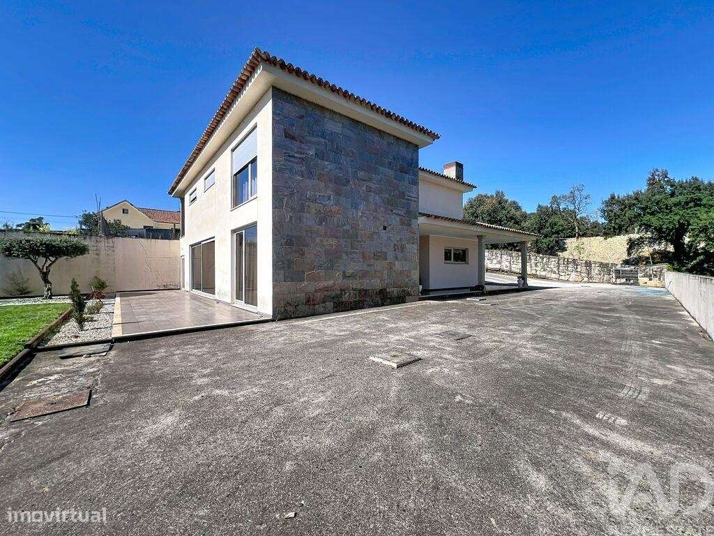 Casa / Villa T3 em Rio Mau de 278,45 m2 - Grande imagem: 4/37