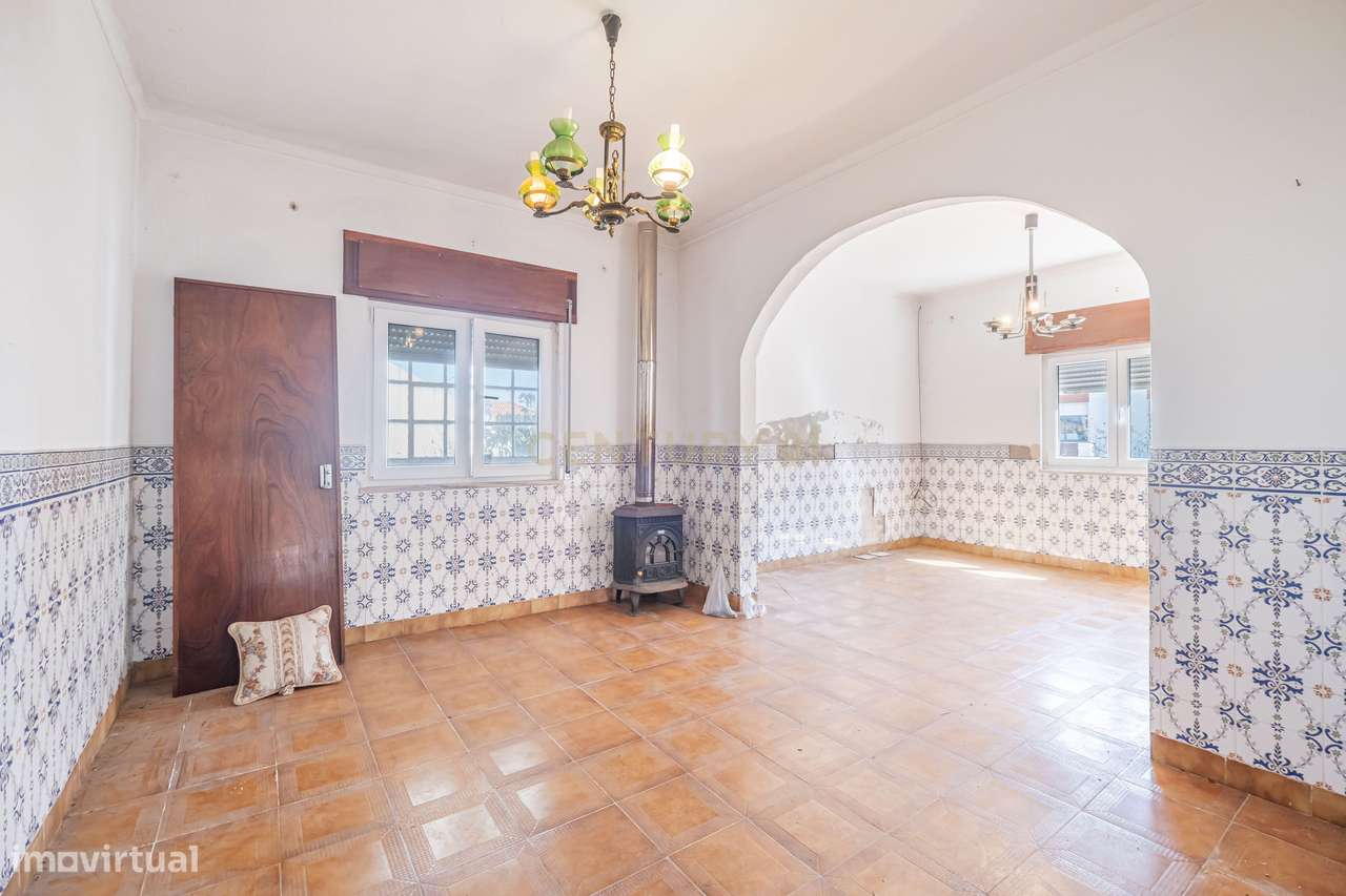 Moradia T3 com Quintal Amplo, Garagem e Anexo – Zona Tranquila da Moit-17