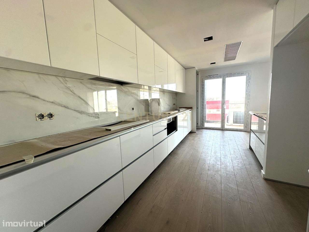 Luxuoso Apartamento Novo em Oeiras com 3 Quartos e Garagem - Grande imagem: 4/15