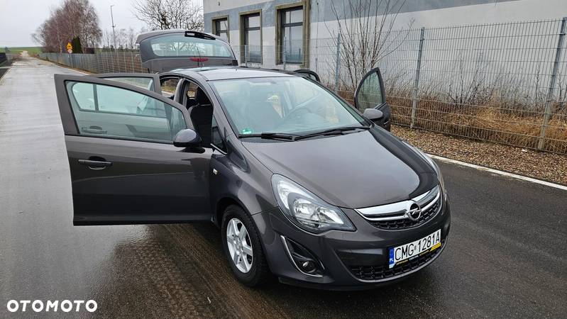 Opel Corsa 1.2 16V Cosmo - 17