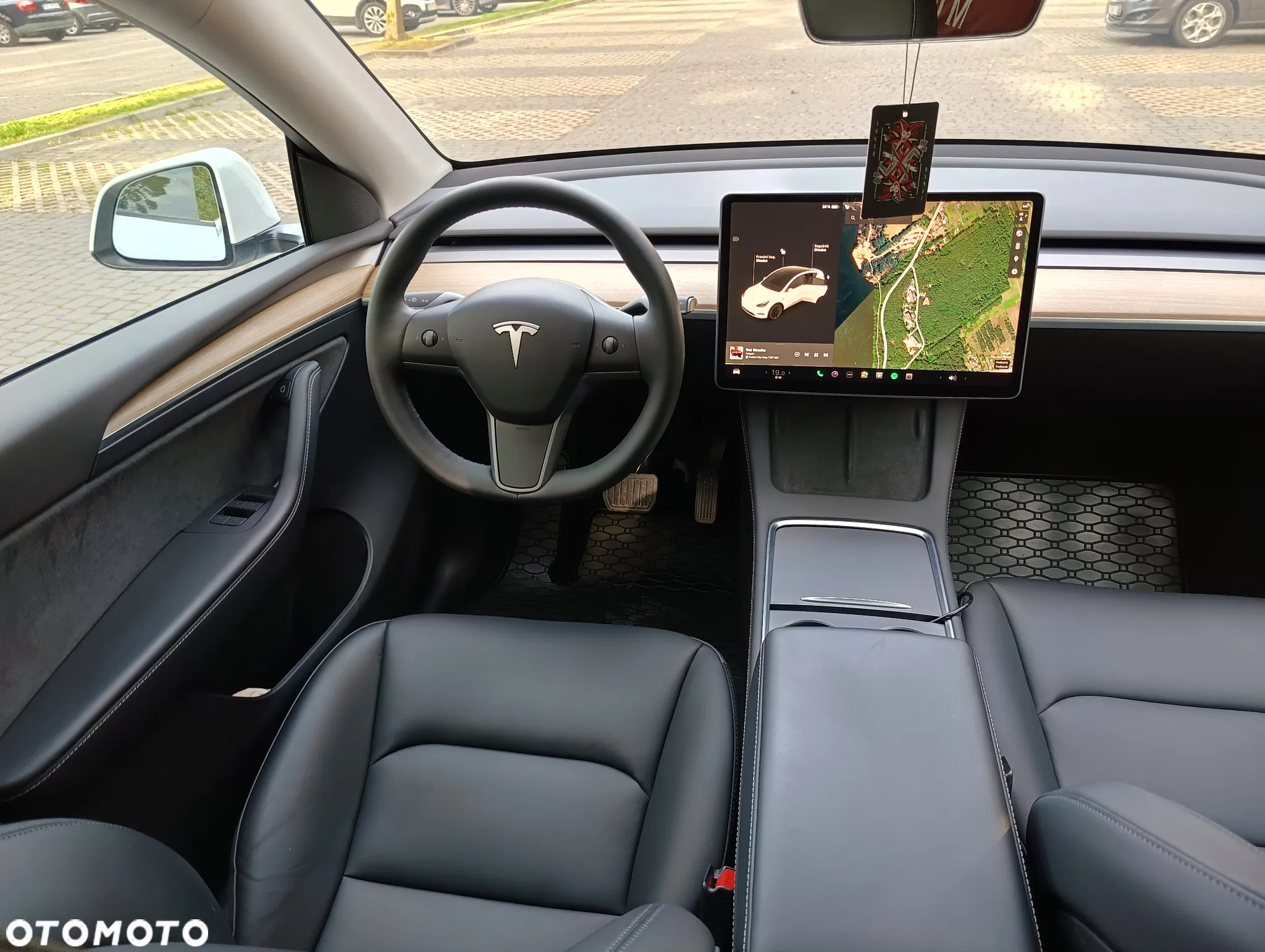 Tesla Y Model Long Range Dual Motor AWD - 23