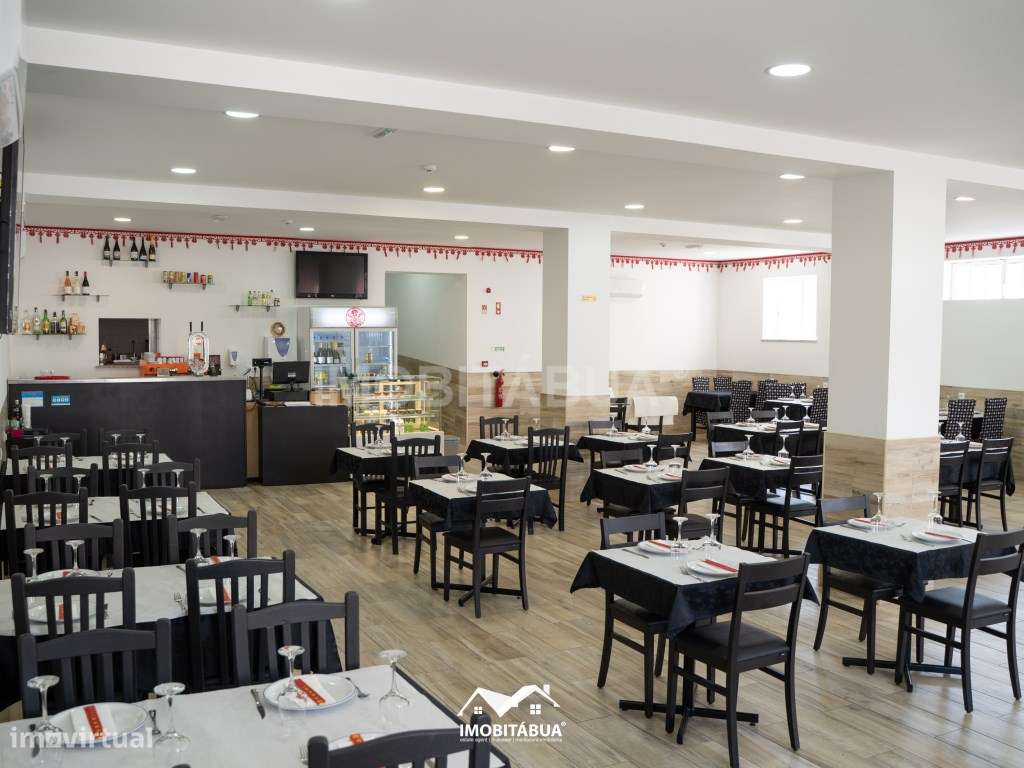 Espaço comercial com habitação T5 no centro da vila - Grande imagem: 2/55