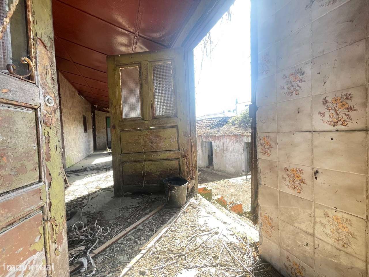 2 Moradias para restaurar, inseridas em um terreno de 2962m2, em Sandi-6