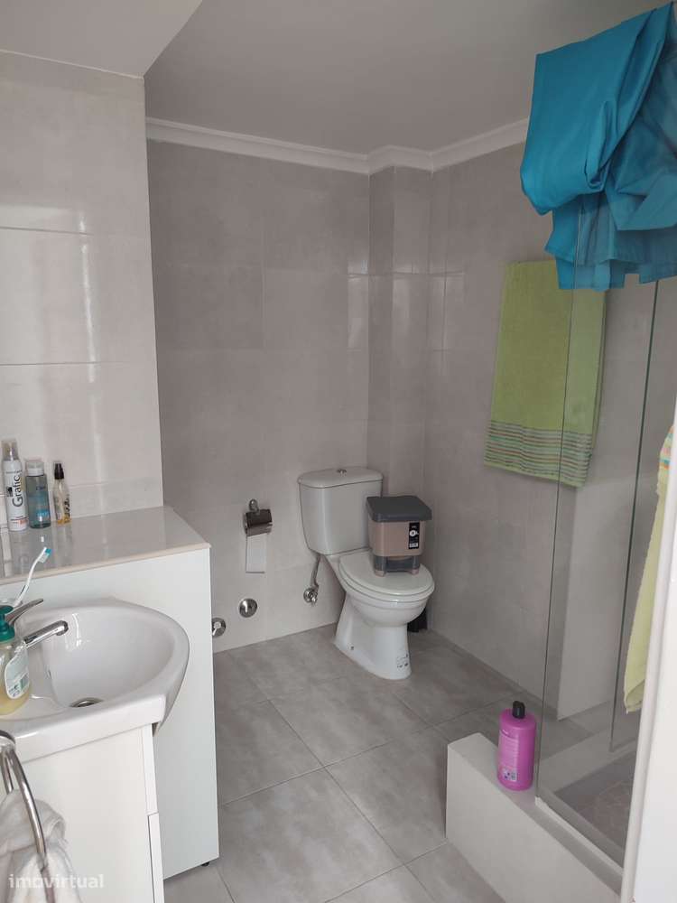 Excelente T7 para venda na Cruz de Celas-24