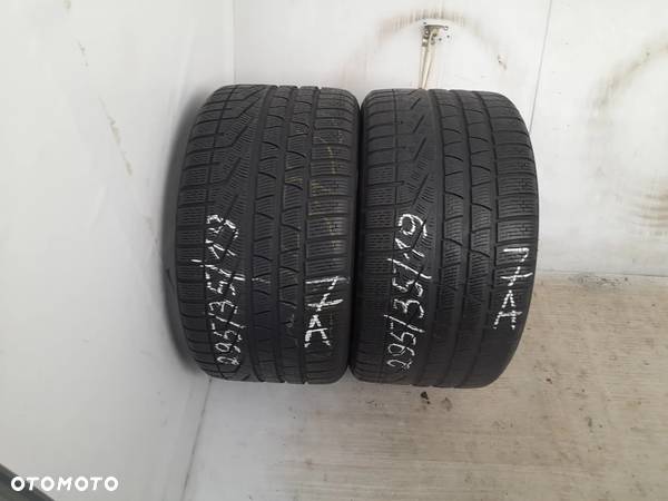 OPONY PIRELLI 295/35 R19 100V - 1