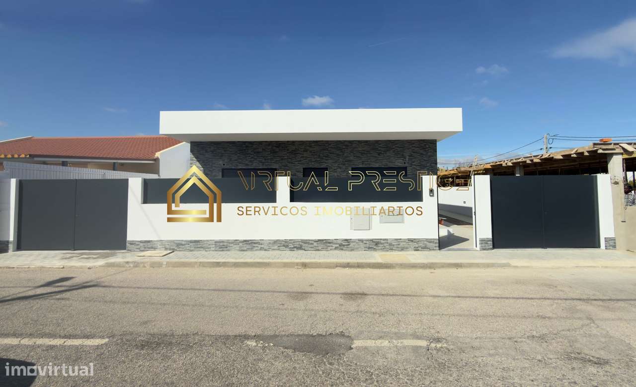 Moradia T4 Térrea | 2 suites e espaço p/ piscina | Fernão Ferro-27