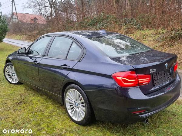 BMW Seria 3 320i Touring Luxury Line - 13