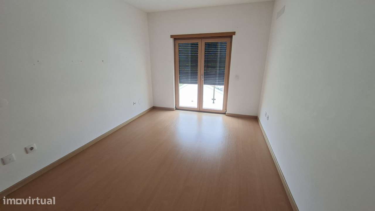 Apartamento T4  com 196m2 no Pinhal Novo.-7