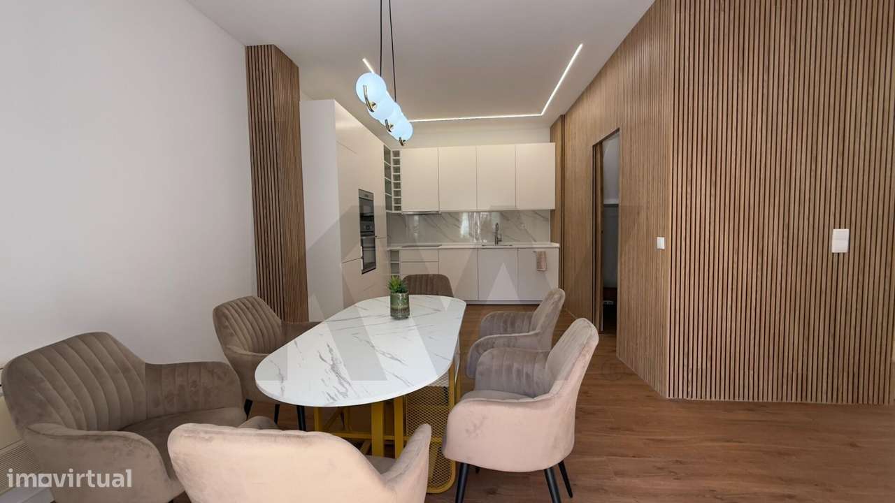 Moradia com 2 suítes, TOTALMENTE REMODELADA, com 141m2 e 2 estacioname - Grande imagem: 4/23