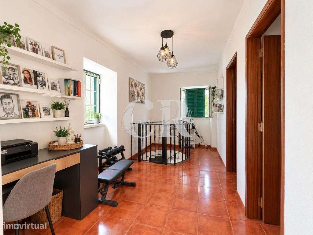 Moradia em pedra com 4 quartos, logradouro e terreno agrícola-18