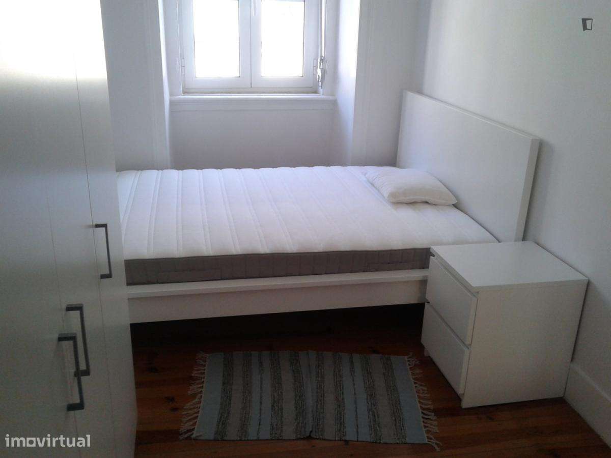 Quarto - localizado em Xabregas Lisbon - Grande imagem: 5/7