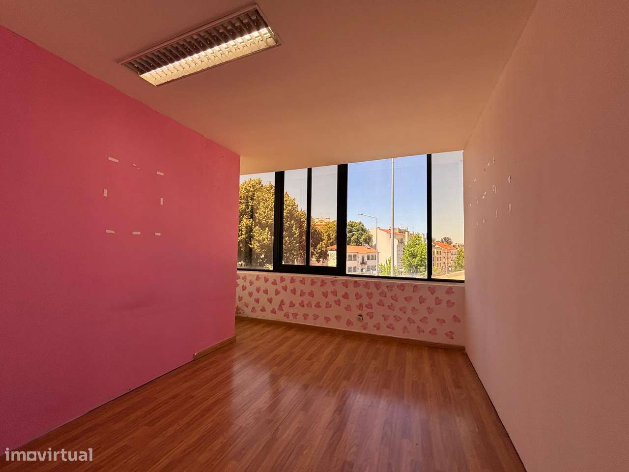 Loja/Escritório com Ótima Visibilidade - Centro da Cidade - Viseu-7