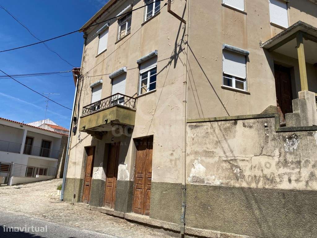 Moradia independente com 500 m2 área bruta-10