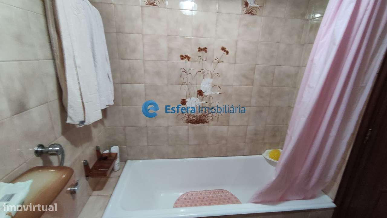 Moradia a 1 Km praia Miramar-20