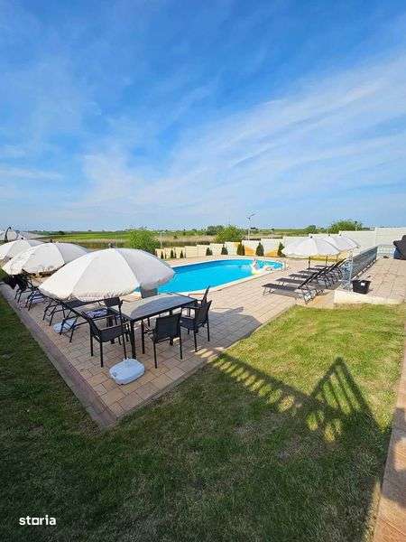 inchiriere vila petreceri/evenimente cu piscina,loc de joaca pe lac - Imagine principală: 5/8