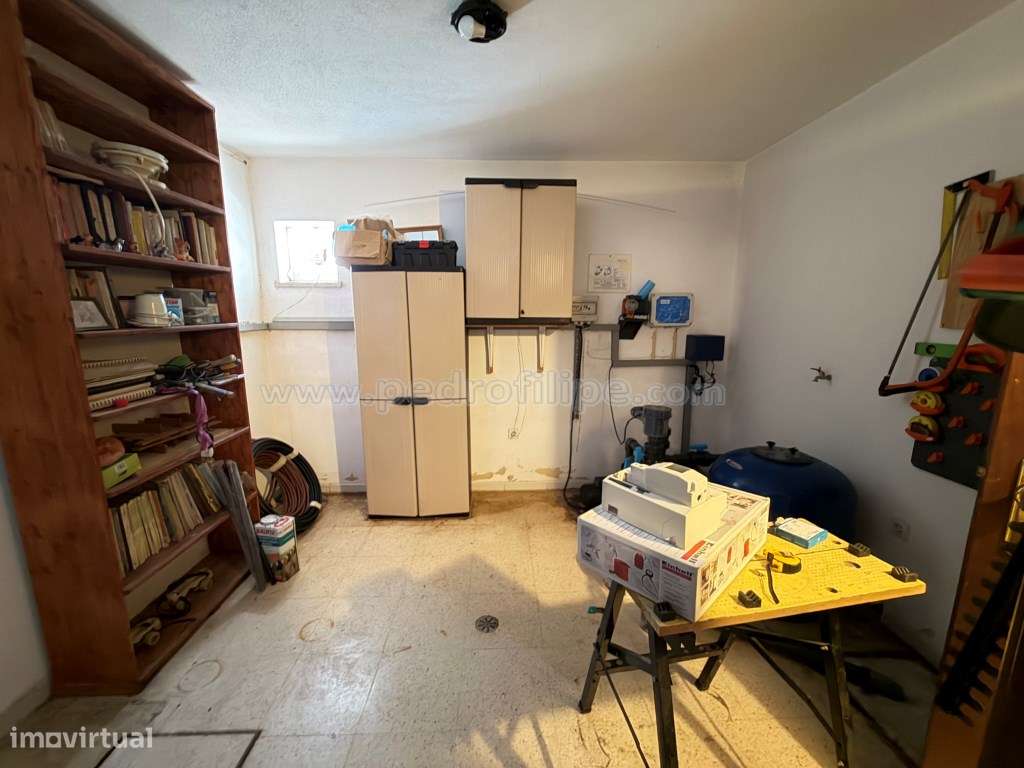 Moradia V4 com jardim relvado e piscina.-22