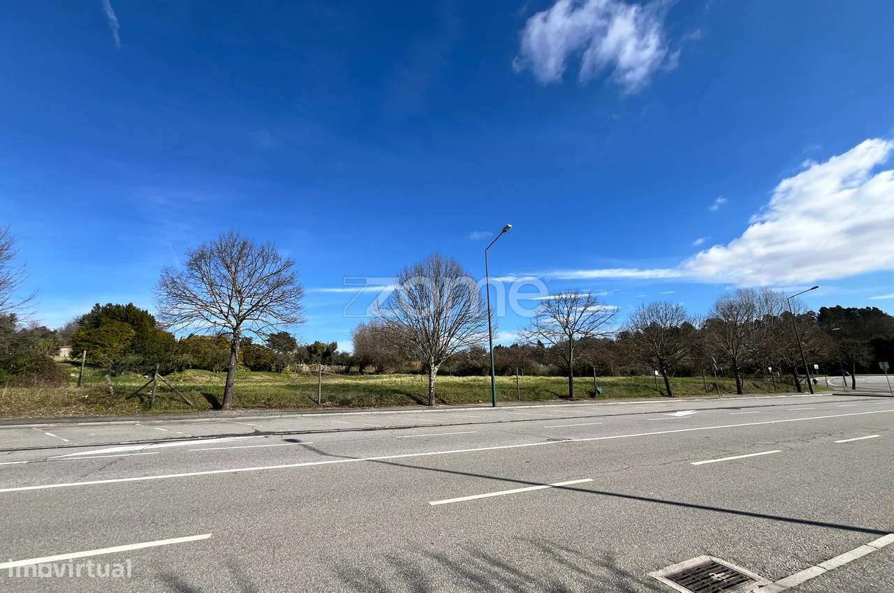 Terreno Urbanizável Premium - Região Central de Viseu - 14.300 m2 - Grande imagem: 1/15