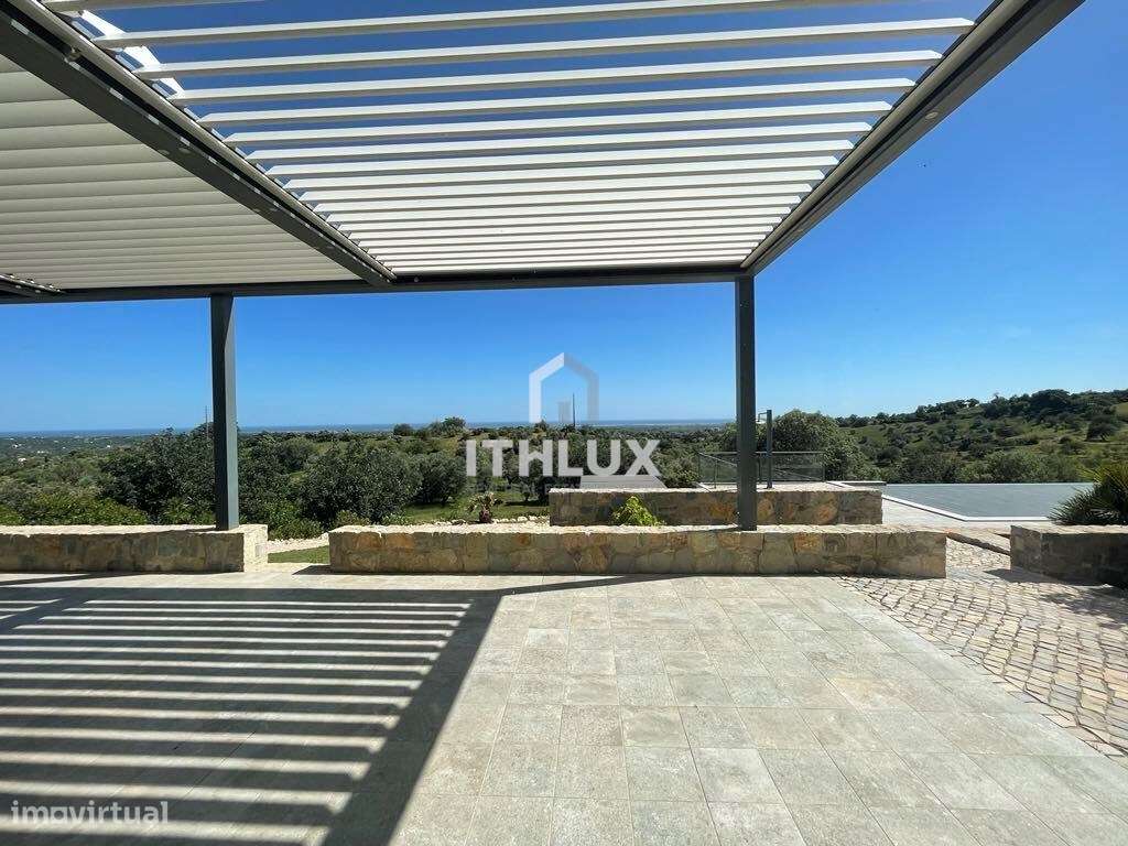 Uma propriedade privada de luxo com vistas panorâmicas para o oceano e - Grande imagem: 3/35