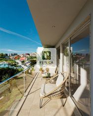 T1 Novo | Varanda e Garagem | Jardim 4000 m2 | Parque Infantil - Gaia - Grande imagem: 4/13