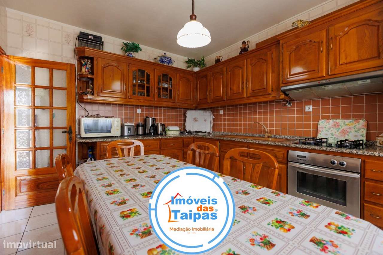 Vende-se Moradia em Barco - Guimarães-12