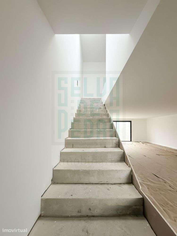 Moradia de 3 frentes V4 Famalicão-14