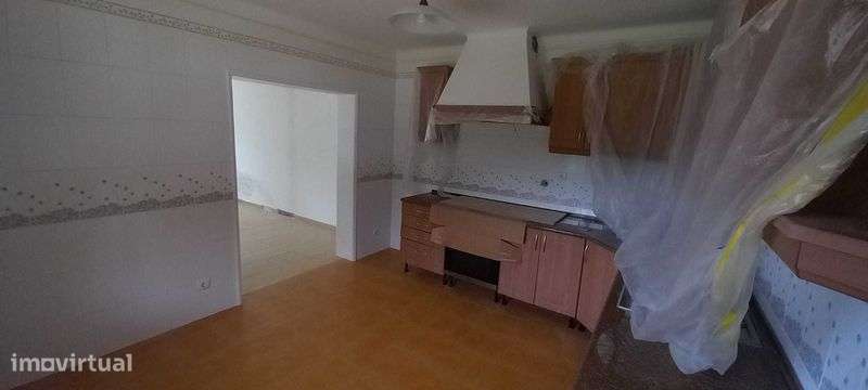 Arrenda-se Moradia T2 em Janas - Sintra - Grande imagem: 4/7