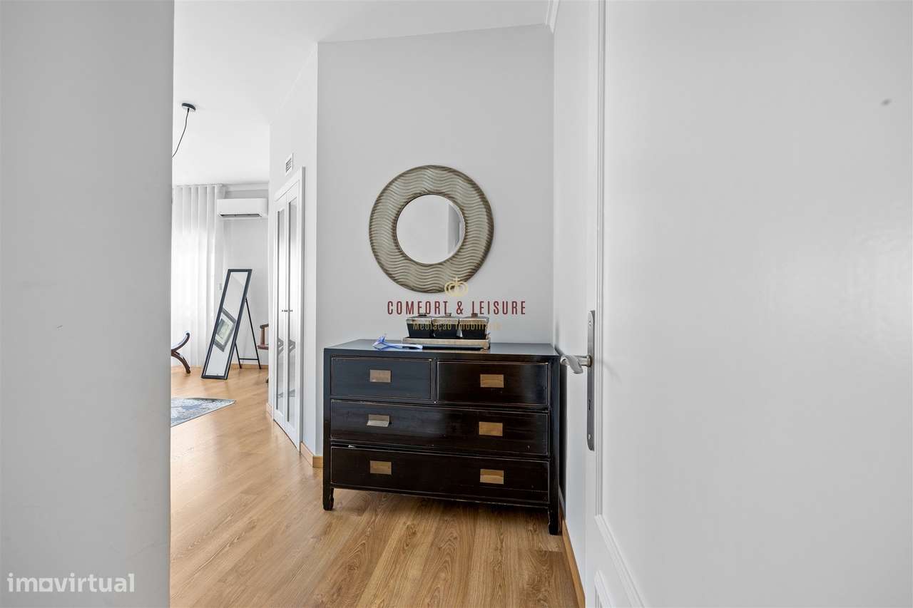 Apartamento com 4 quartos, 2 wc, parqueamento e arrecadação na Ramada,-20