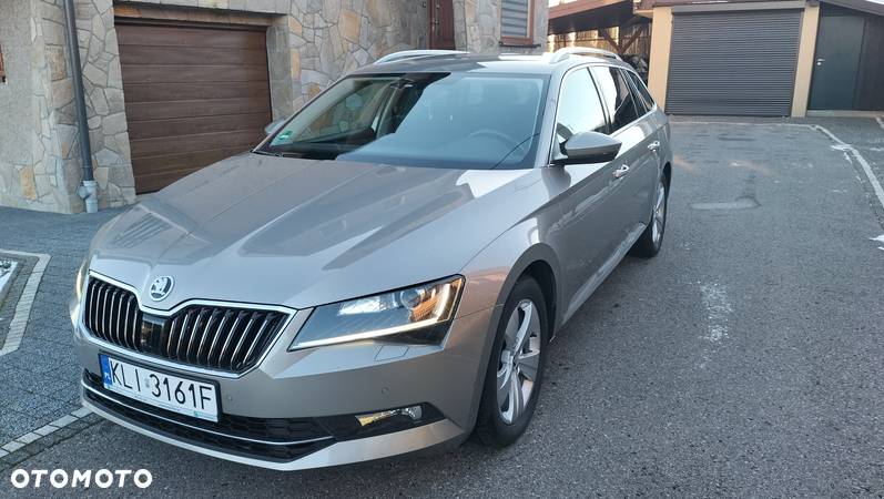 Skoda Superb 1.6 TDI Ambition DSG - 8