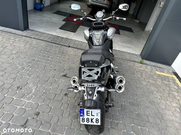 Yamaha V-MAX - 3