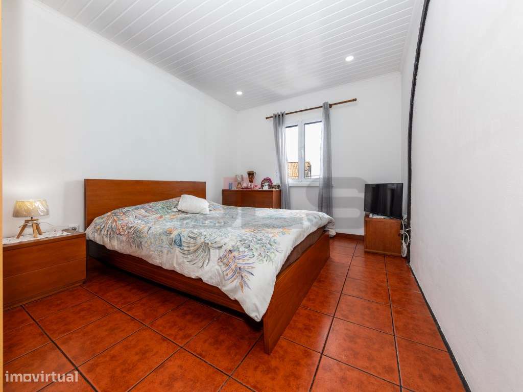 Moradia T4 com Garagem e Quintal nas Calhetas - Ribeira Grande-24