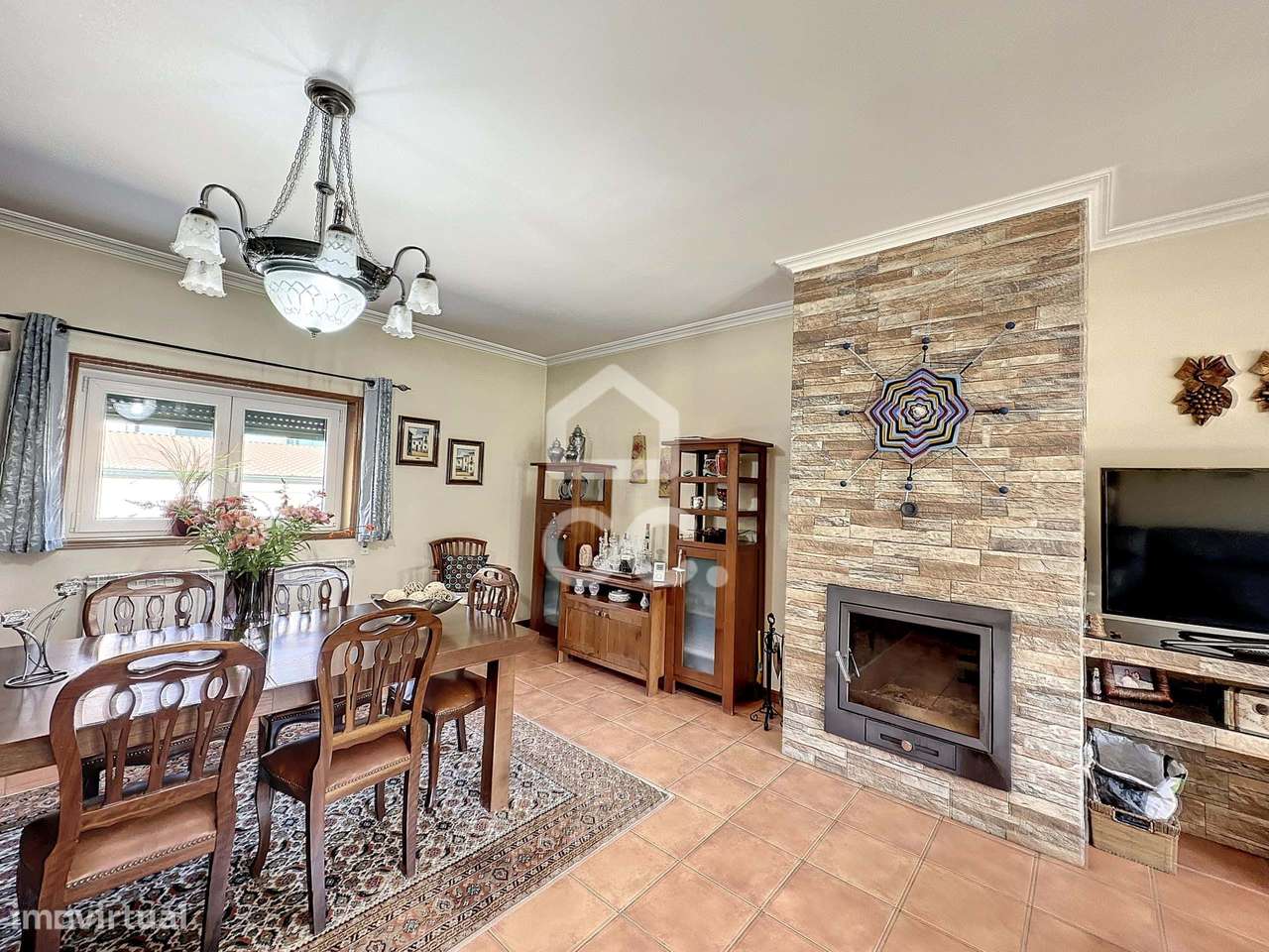 Moradia isolada, T4, com quarto no R/C ,  com logradouro na periferia - Grande imagem: 5/42