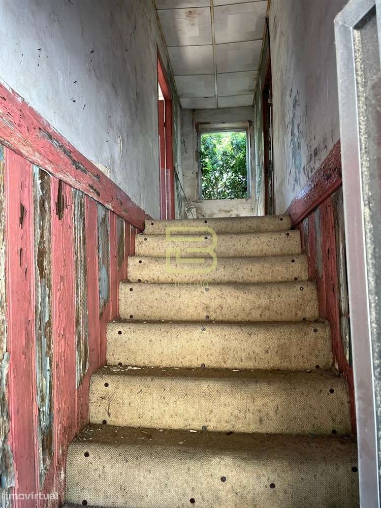 CASA em PEDRA com TERRENO para RECUPERAR ao Seu Gosto! - Grande imagem: 4/31
