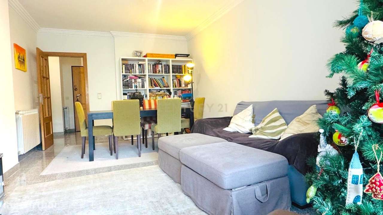 T3 em Famões com Box óptima localização. - Grande imagem: 5/37