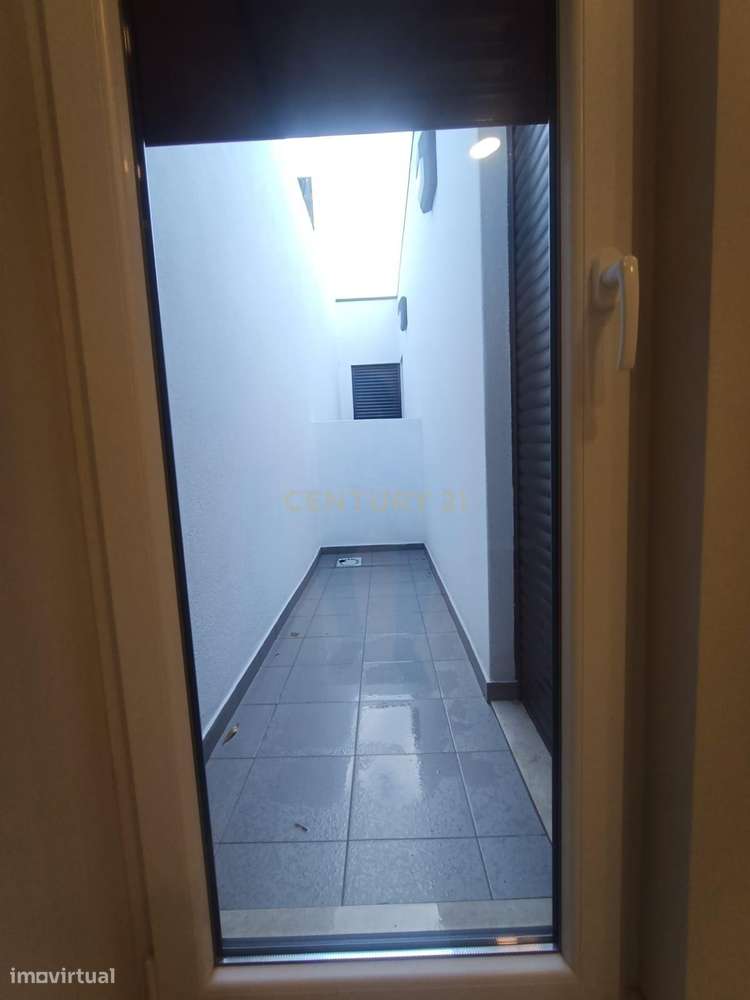 Apartamento T2 semi-novo, no Alto do Seixalinho, Barreiro-19