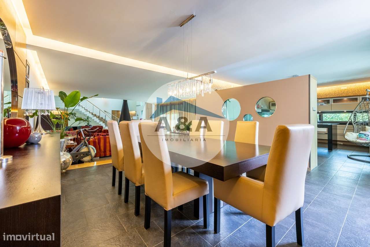 Exclusiva Propriedade de Luxo com Áreas Generosas e Próxima das Praias-14