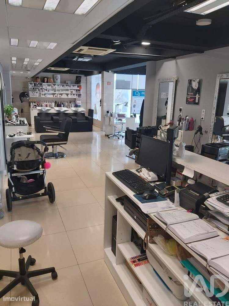 Loja / Estabelecimento Comercial em Caniço de 192,00 m2 - Grande imagem: 2/13