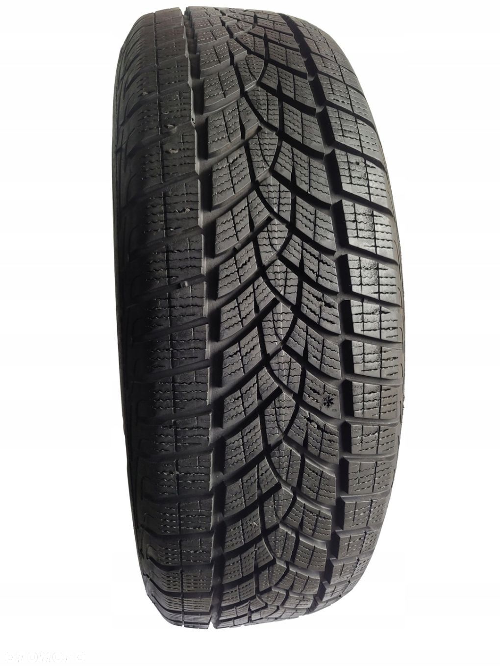 Goodyear Ultra Grip Performance G1 215/65 R17 99V 8mm 2020 - 1