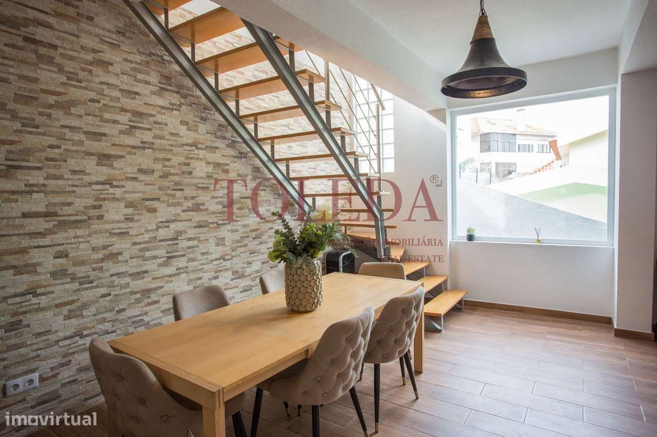 Moradia de 3 pisos com Logradouro e Garagem - Grande imagem: 4/59