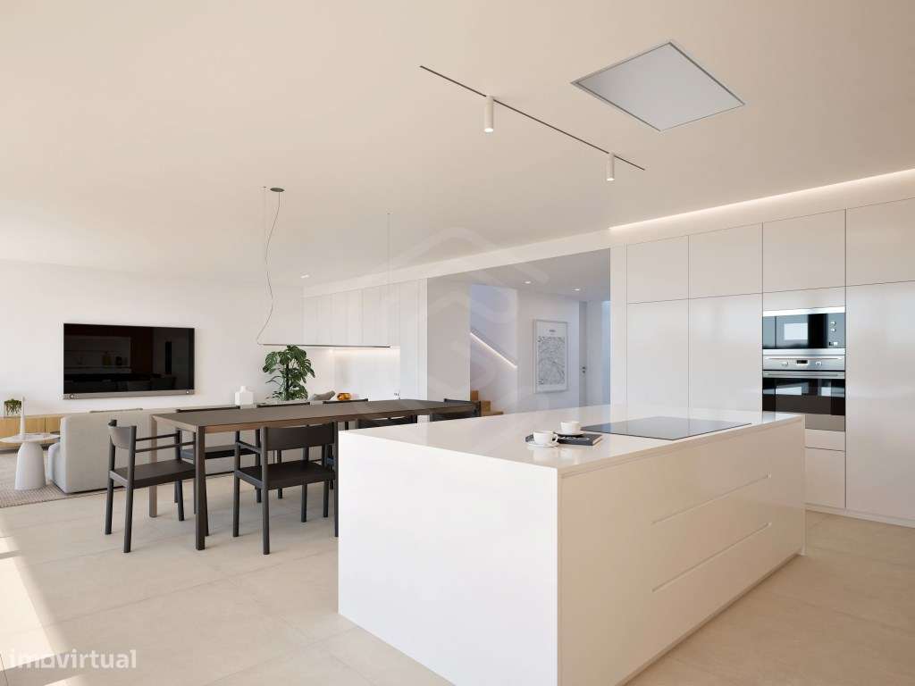 Luxuosa moradia com 4 quartos e piscina, a poucos passos da praia e... - Grande imagem: 5/28