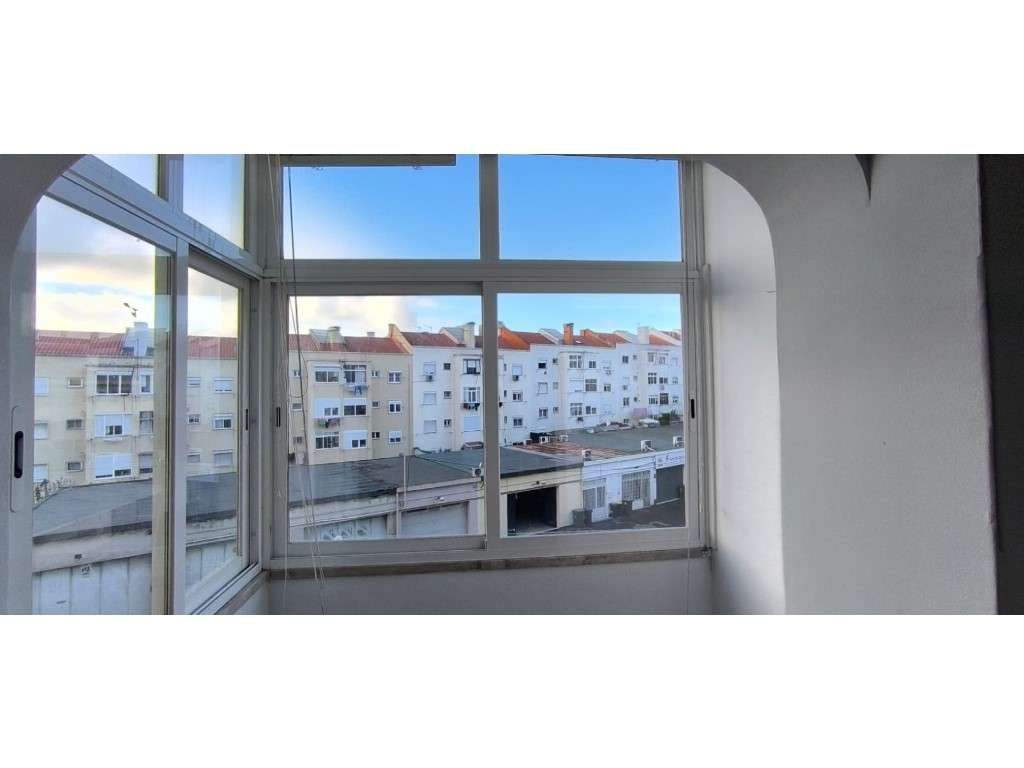 Apartamento T2 no Centro de Benfica - Grande imagem: 4/17