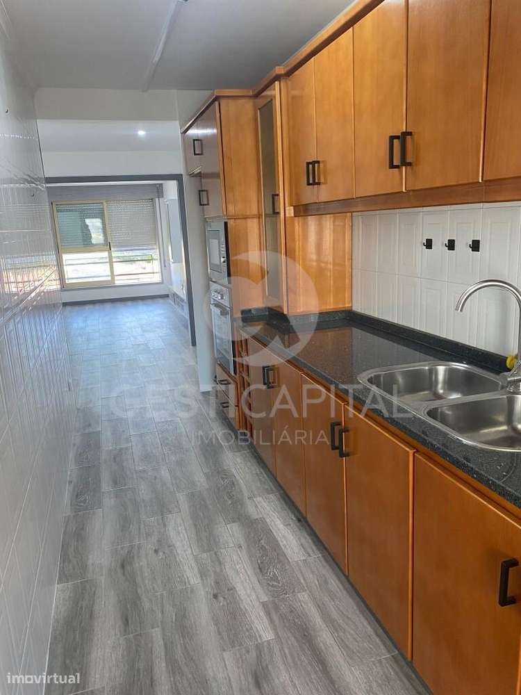 Apartamento T3 com lugar de garagem no centro do Marco de Canaveses-9