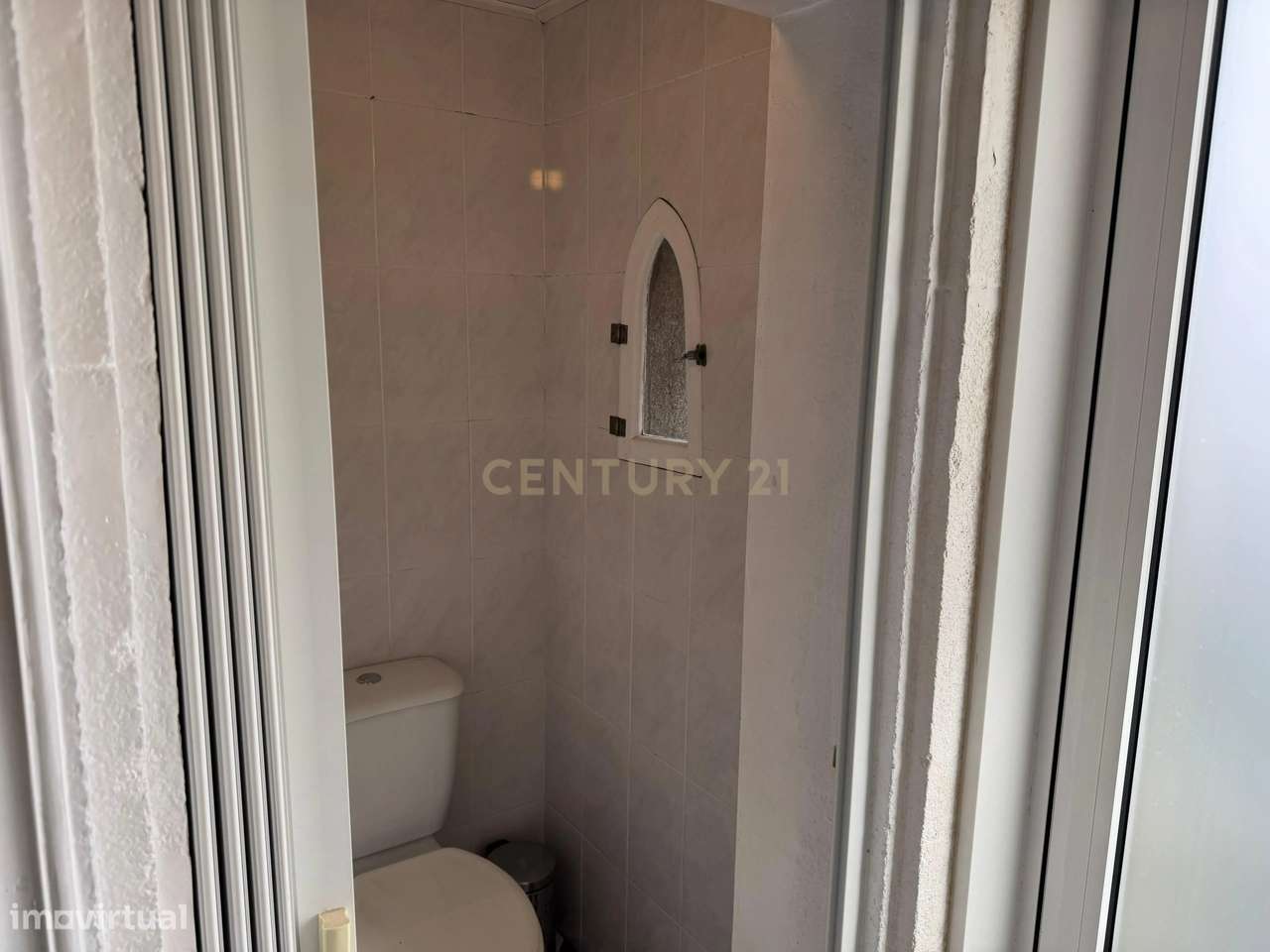 Prédio de Charme na Praça da República – Centro do Porto-27