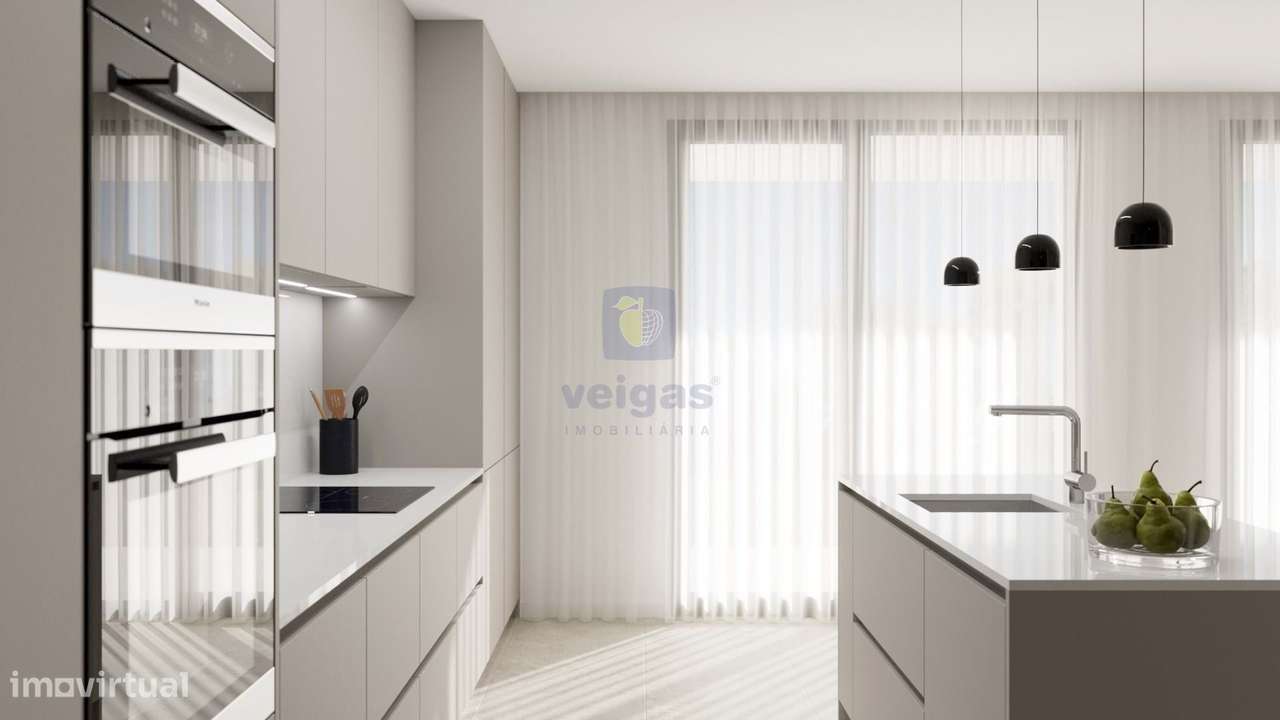 Apartamento T4 Novo em Leiria, Parceiros, com garagem box fechada e el-27
