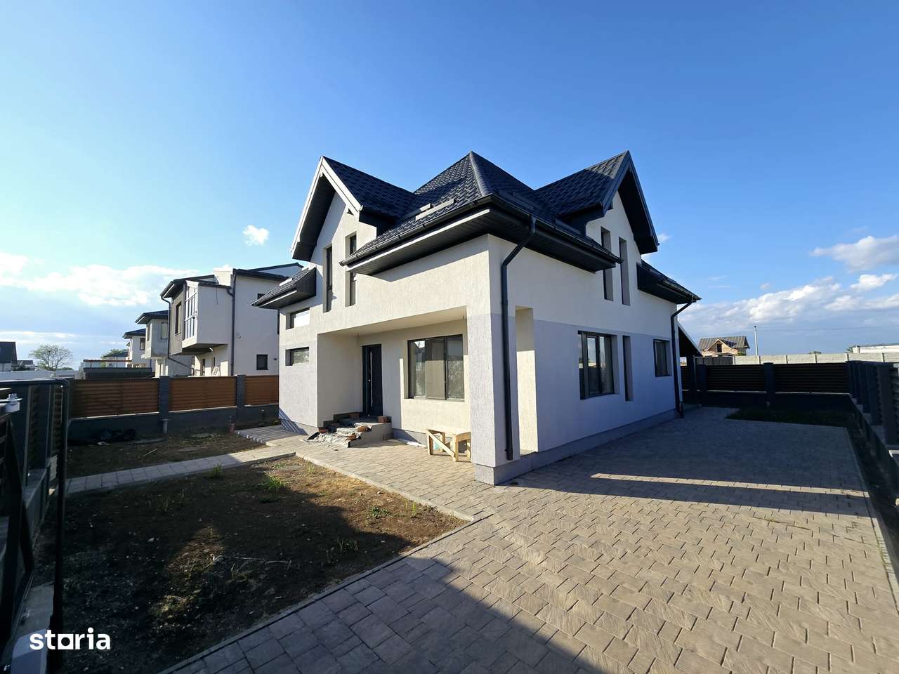 Vila individuala - 5 camere - 3 bai - dressing - beci -pod - Imagine principală: 4/13