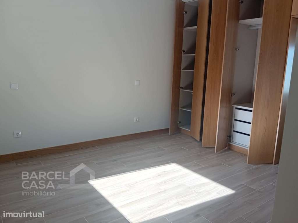 Exclusividade e Charme em Pedra: Moradia Individual T3 em Carapeços...-18