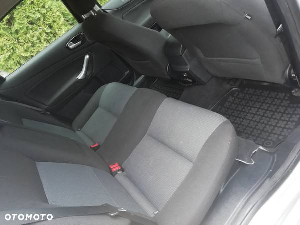 Ford Mondeo 1.8 TDCi Silver X - 8