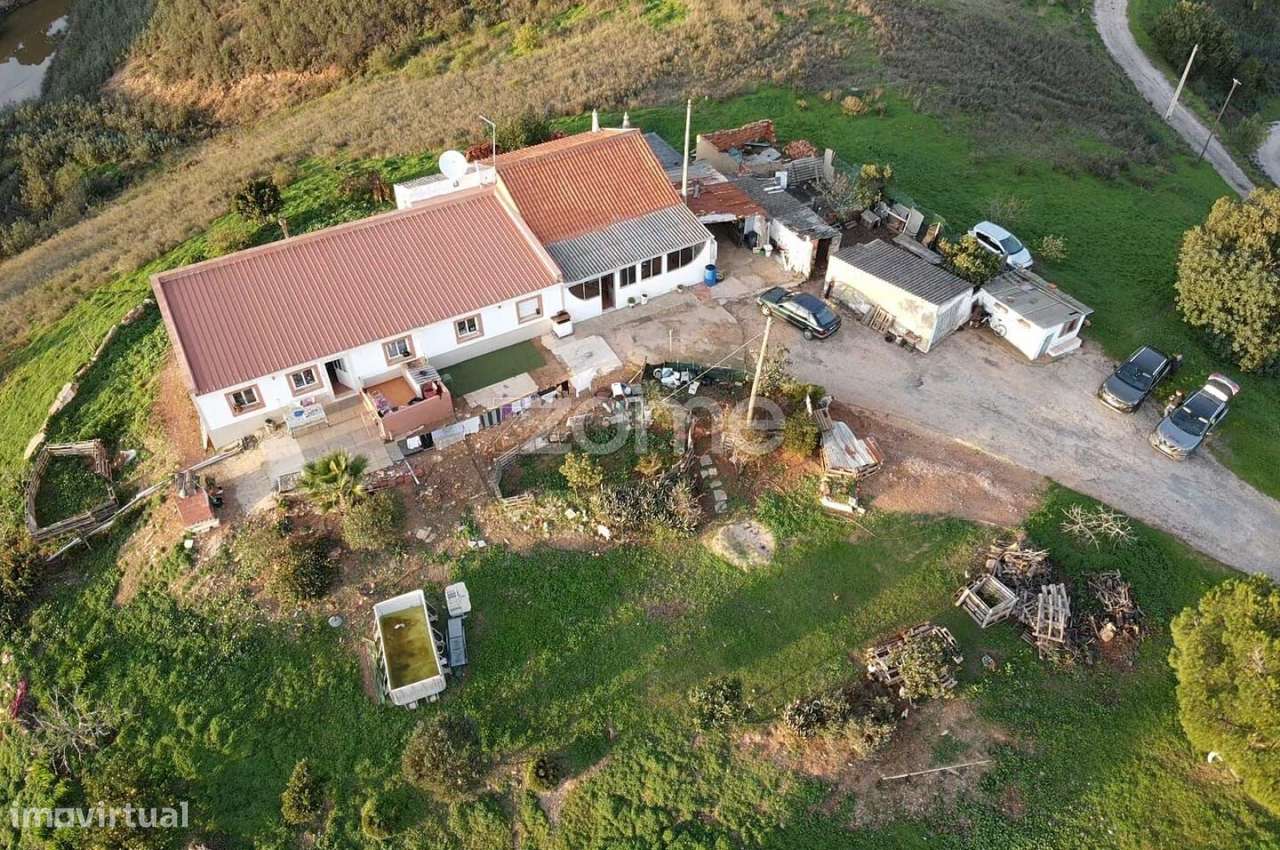 Fantastica Moradia V3 Terreno E Garagem Em Canine Silves