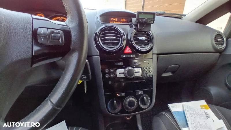 Opel Corsa 1.2 Essentia - 10