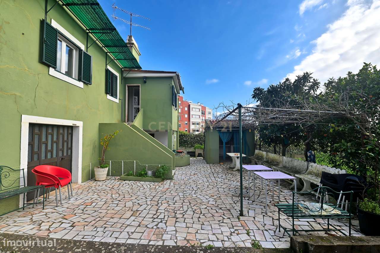 Oportunidade Única em Carnaxide | Terreno + Moradia com Elevado Potenc-25