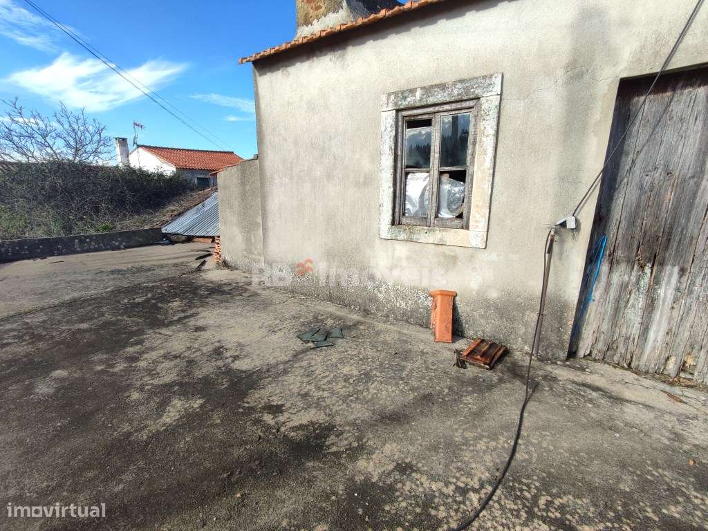 Moradia p/ Recuperar c/ terrenos - Areias, Ferreira do Zêzere - Grande imagem: 5/60